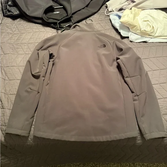 The North Face Soft Shell Sherpa Lined Men’s Medium Jacket Grey